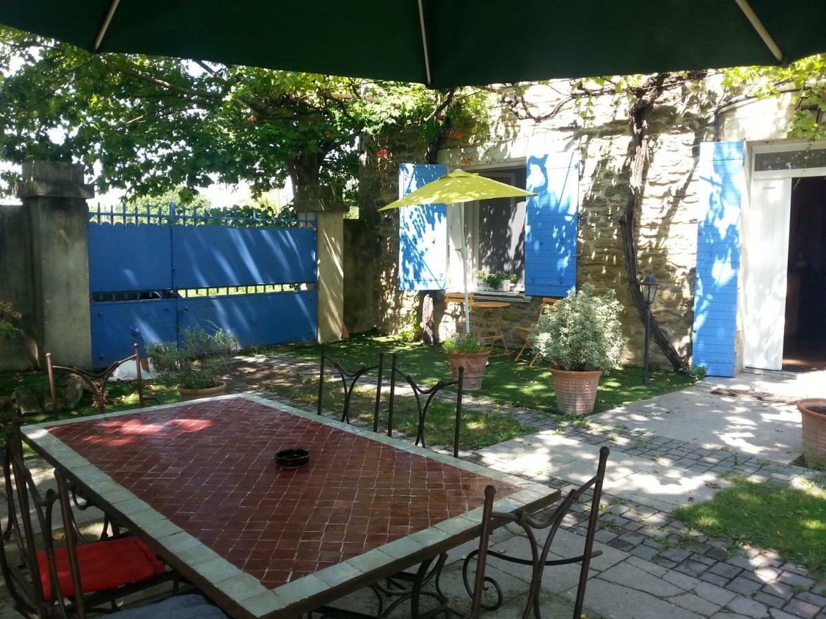 Le Mas Des Platanes Entraigues-sur-la-Sorgue Екстериор снимка