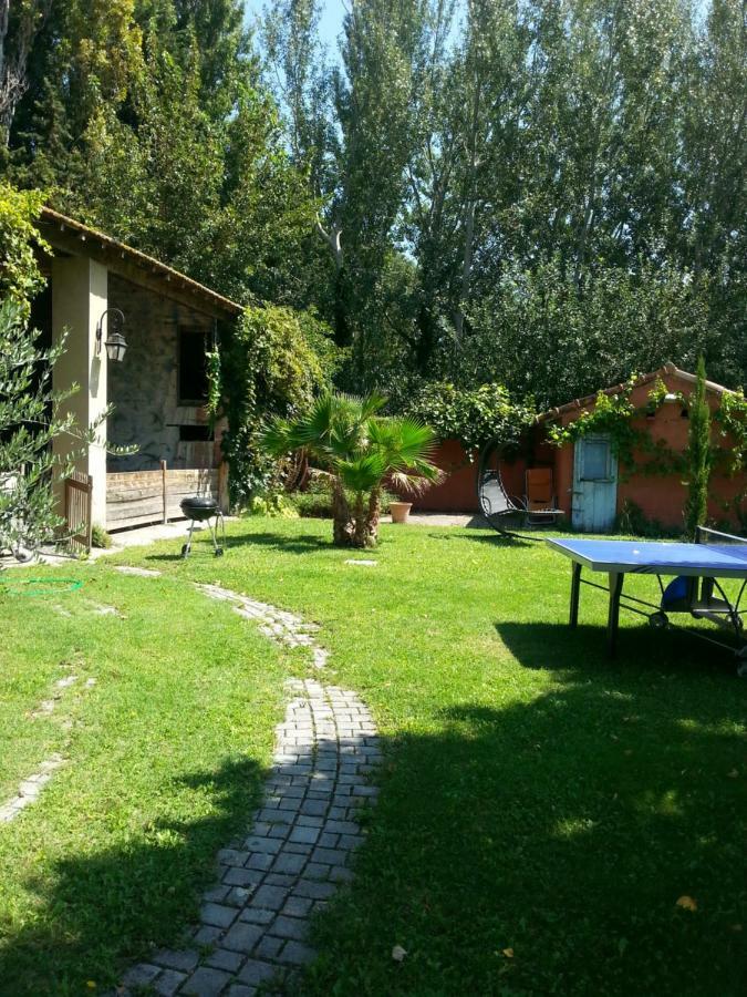 Le Mas Des Platanes Entraigues-sur-la-Sorgue Екстериор снимка
