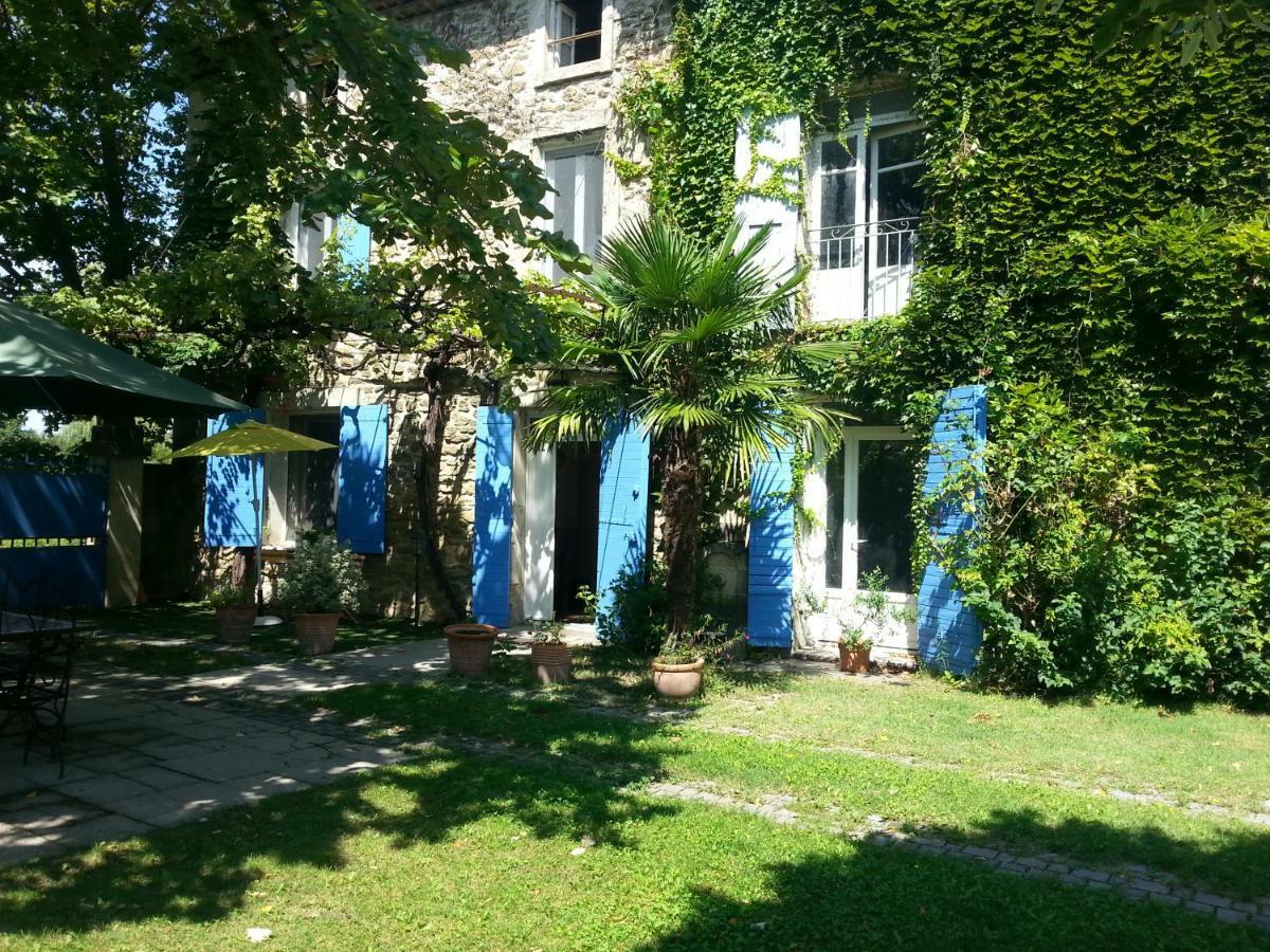 Le Mas Des Platanes Entraigues-sur-la-Sorgue Екстериор снимка