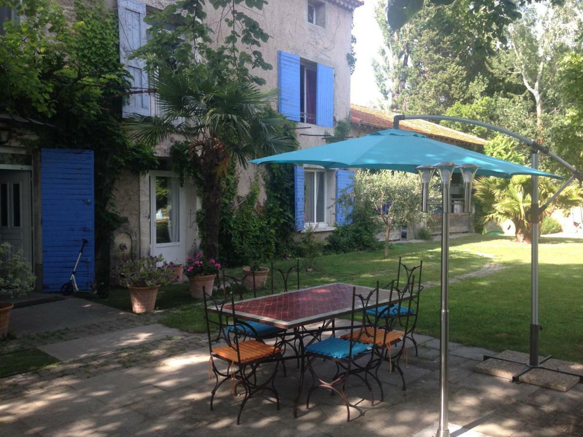 Le Mas Des Platanes Entraigues-sur-la-Sorgue Екстериор снимка